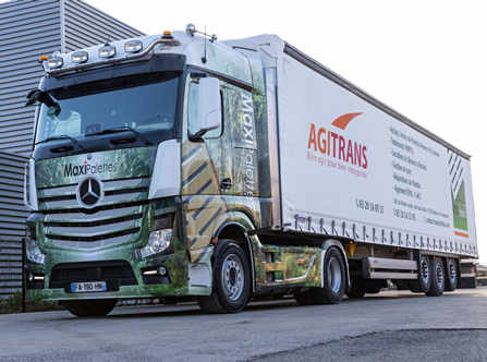 Maxi Palettes s’équipe de nouveaux camions Mercedes